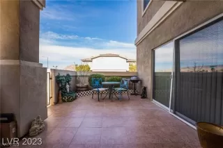 Photo #2: 2493385 Listing 