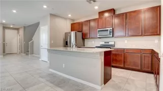 Photo #2: 2493425 Listing 