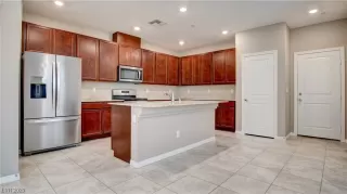 Photo #3: 2493425 Listing 