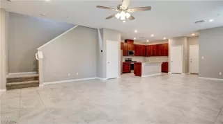 Photo #4: 2493425 Listing 