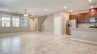 Photo #5: 2493425 Listing 