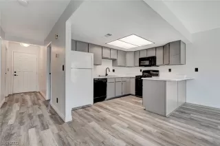 Photo #2: 2493426 Listing