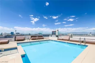 Photo #3: 2493432 Listing 