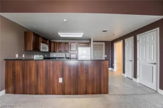 Photo #4: 2493432 Listing 