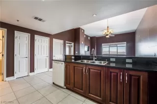 Photo #6: 2493432 Listing 