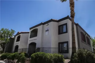 Photo #2: 2493477 Listing 