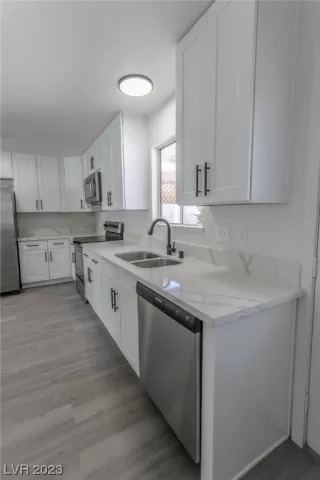 Photo #1: 2493480 Listing