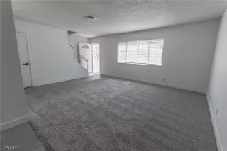 Photo #5: 2493480 Listing