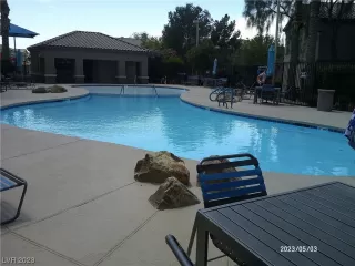 Photo #1: 2493482 Listing 