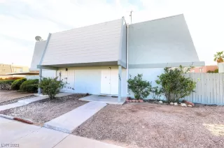 Photo #1: 2493488 Listing 