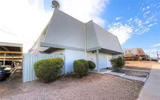 Photo #2: 2493488 Listing 