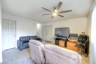 Photo #4: 2493488 Listing 