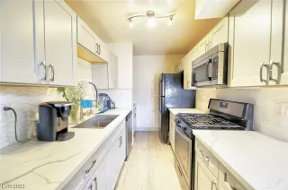 Photo #5: 2493488 Listing 