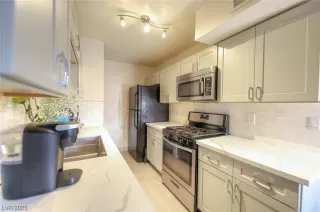 Photo #6: 2493488 Listing 