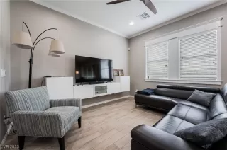 Photo #3: 2493489 Listing