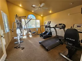 Photo #2: 2493513 Listing
