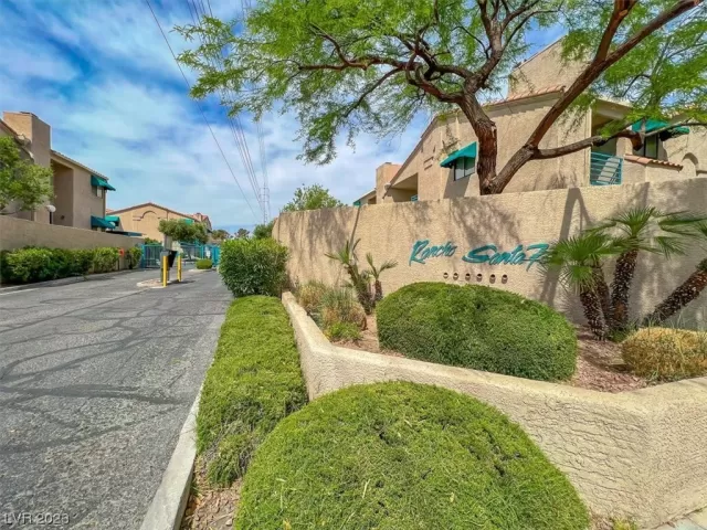 MLS: 2493515 Condo For Sale