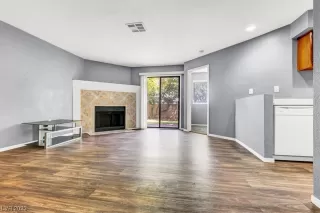 Photo #4: 2493515 Listing 