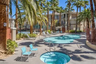 Photo #1: 2493520 Listing