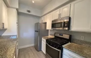 Photo #3: 2493520 Listing