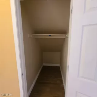 Photo #5: 2493521 Listing 