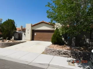 Photo #2: 2493523 Listing