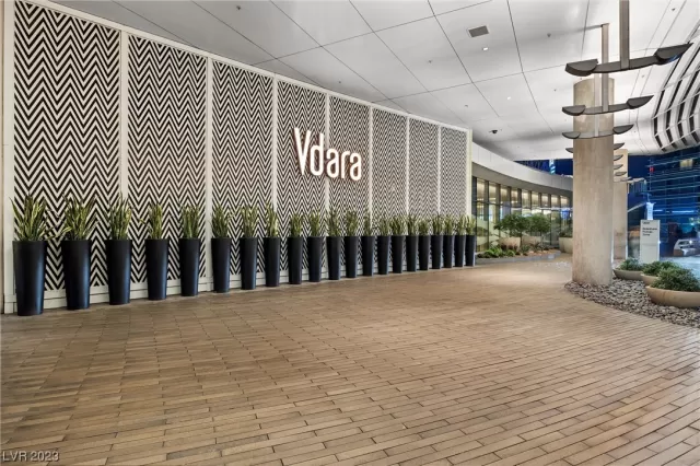 MLS: 2493539 Condo For Sale