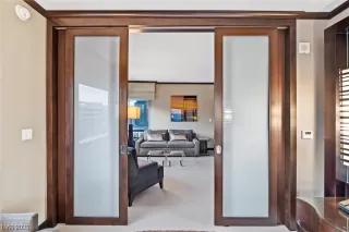 Photo #4: 2493539 Listing