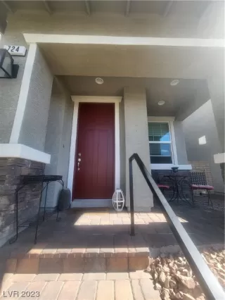 Photo #2: 2493541 Listing 