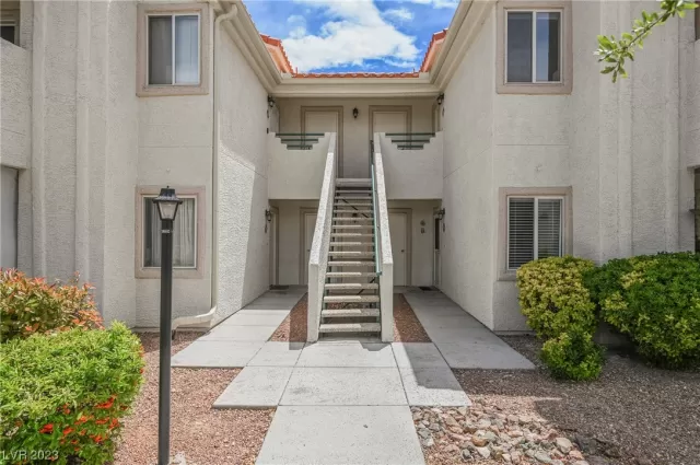 MLS: 2493546 Condo For Sale