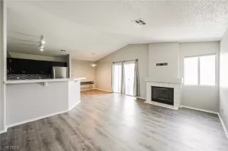 Photo #5: 2493546 Listing 