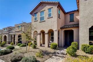 Photo #1: 2493571 Listing