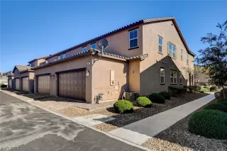 Photo #2: 2493571 Listing