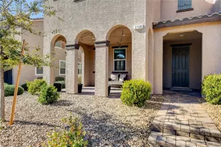 Photo #3: 2493571 Listing