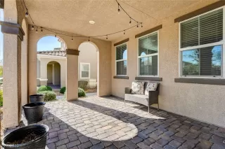 Photo #4: 2493571 Listing