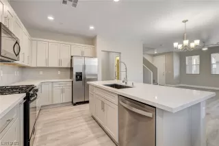 Photo #6: 2493571 Listing