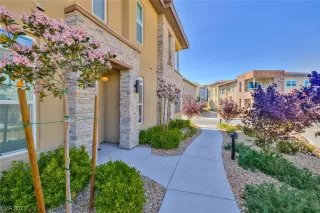 Photo #3: 2493583 Listing