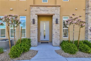 Photo #4: 2493583 Listing