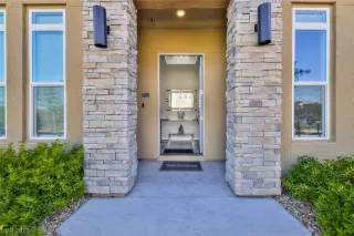 Photo #5: 2493583 Listing