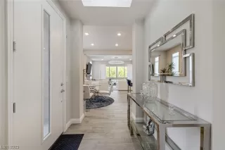 Photo #6: 2493583 Listing