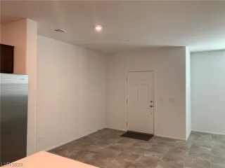 Photo #2: 2493585 Listing 