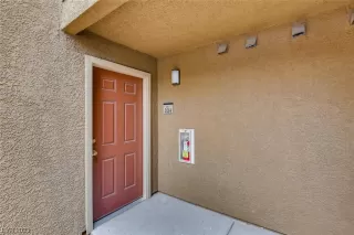 Photo #3: 2493588 Listing 