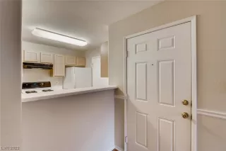 Photo #4: 2493588 Listing 