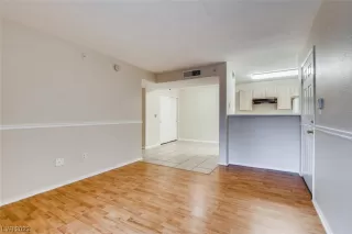 Photo #6: 2493588 Listing 