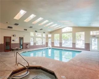 Photo #6: 2493599 Listing