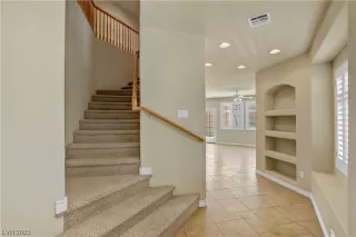 Photo #2: 2493607 Listing 