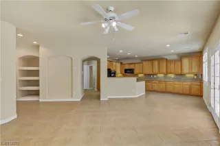 Photo #4: 2493607 Listing 