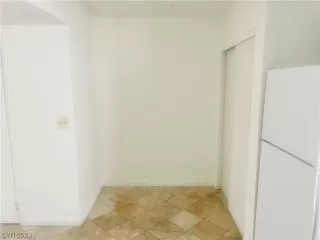 Photo #2: 2493611 Listing 