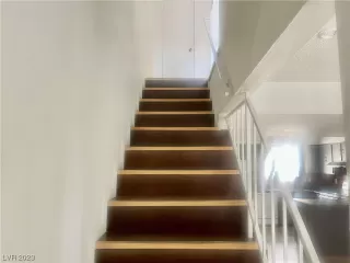 Photo #5: 2493611 Listing 