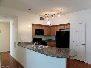 Photo #1: 2493625 Listing 